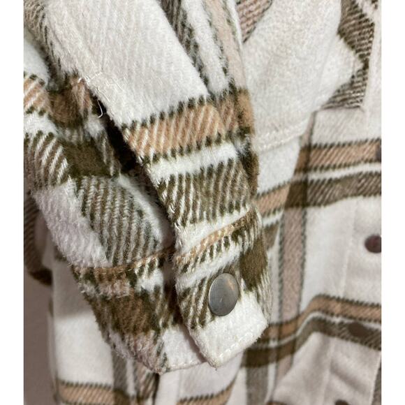 Eloquii Elements Size 14/16 Cream Tan Plaid Wool Blend Shacket with Belt Pocket - Picture 5 of 13